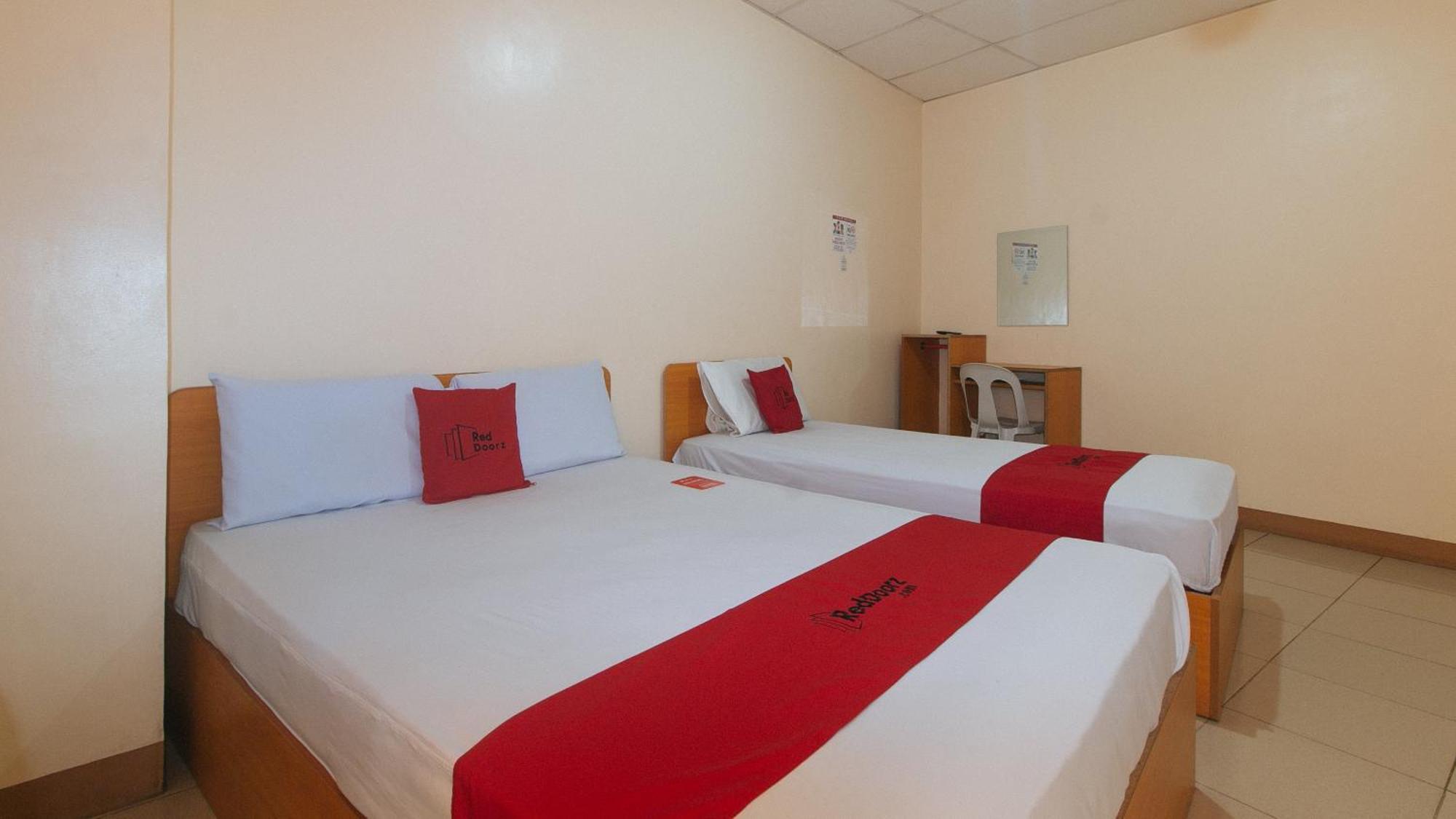 Reddoorz @ Asiana Pension Inn Mandaue Exterior foto