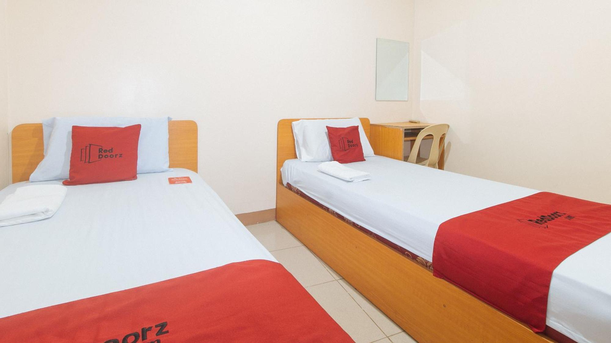 Reddoorz @ Asiana Pension Inn Mandaue Exterior foto