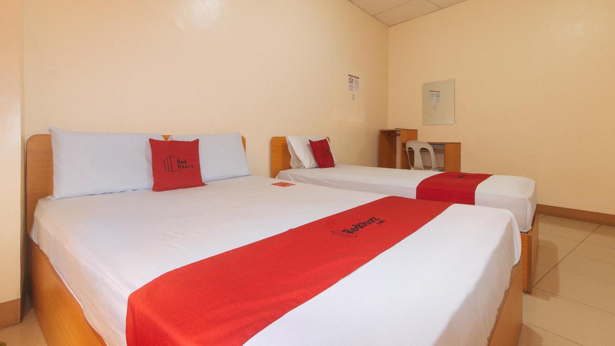 Reddoorz @ Asiana Pension Inn Mandaue Exterior foto